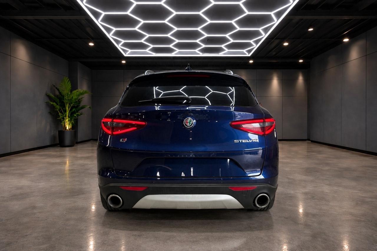 2018 Alfa Romeo Stelvio Q4 TI Sport AWD Photo