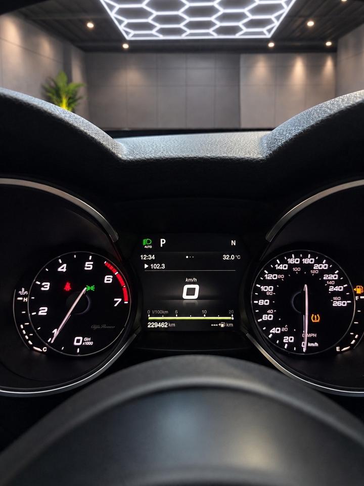 2018 Alfa Romeo Stelvio Q4 TI Sport AWD Photo