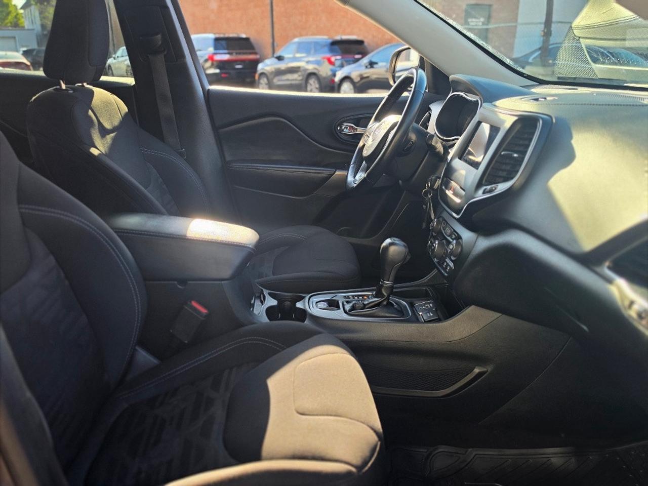 2019 Jeep Cherokee NORTH-CERTIFIED-HEATED SEAT-FINANCE AVAILABLE Photo