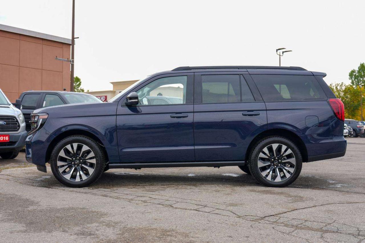 2027 Ford Expedition PLATINUM 4X4 7-PASSENGER LEATHER PANO ROOF Photo2
