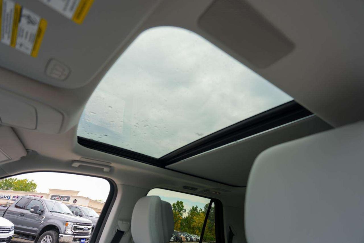 2027 Ford Expedition PLATINUM 4X4 7-PASSENGER LEATHER PANO ROOF Photo