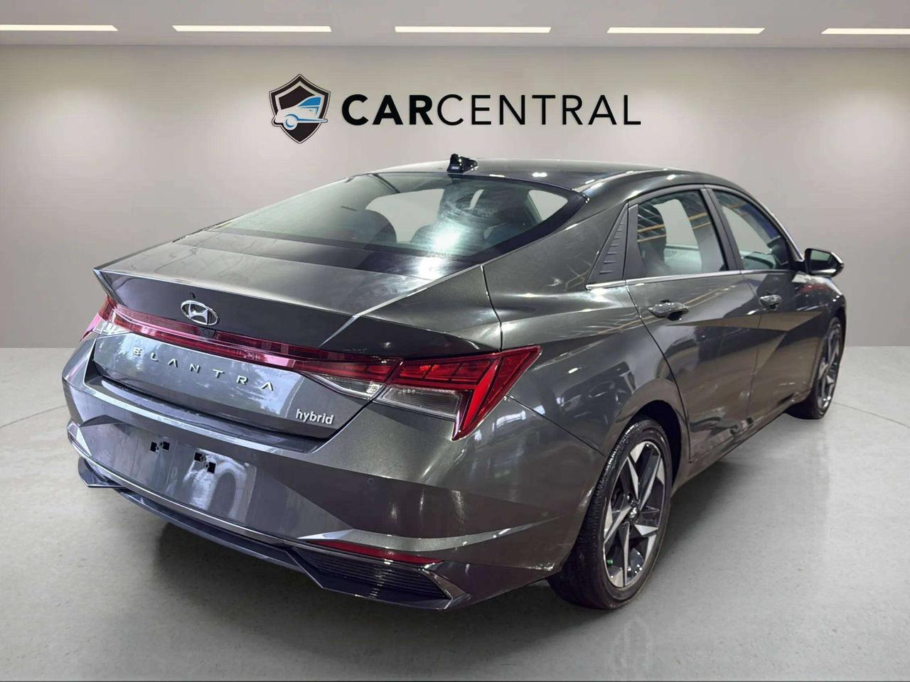 2023 Hyundai Elantra LUXURY| SUNROOF| NAVI| BLIND SPOT| CARPLAY Photo