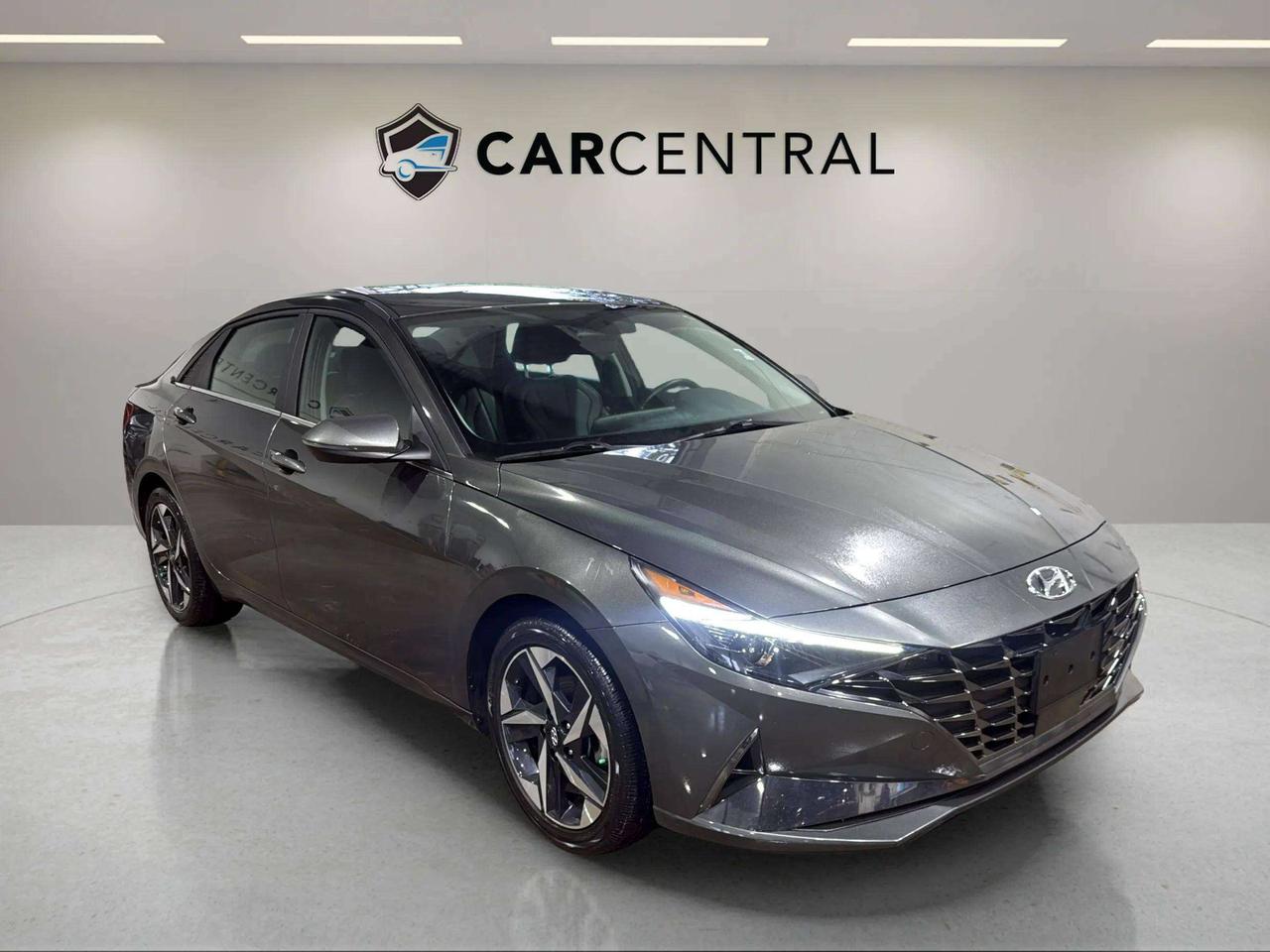 2023 Hyundai Elantra LUXURY| SUNROOF| NAVI| BLIND SPOT| CARPLAY Photo