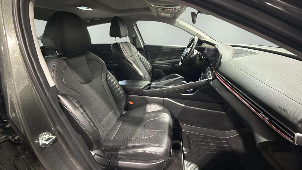 2023 Hyundai Elantra LUXURY| SUNROOF| NAVI| BLIND SPOT| CARPLAY Photo