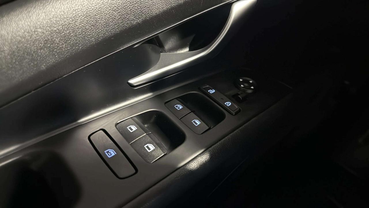 2023 Hyundai Elantra LUXURY| SUNROOF| NAVI| BLIND SPOT| CARPLAY Photo