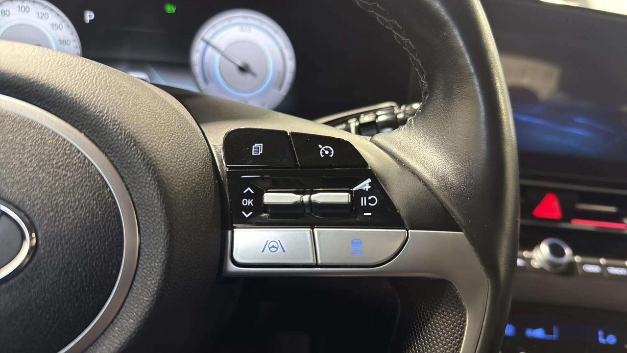 2023 Hyundai Elantra LUXURY| SUNROOF| NAVI| BLIND SPOT| CARPLAY Photo