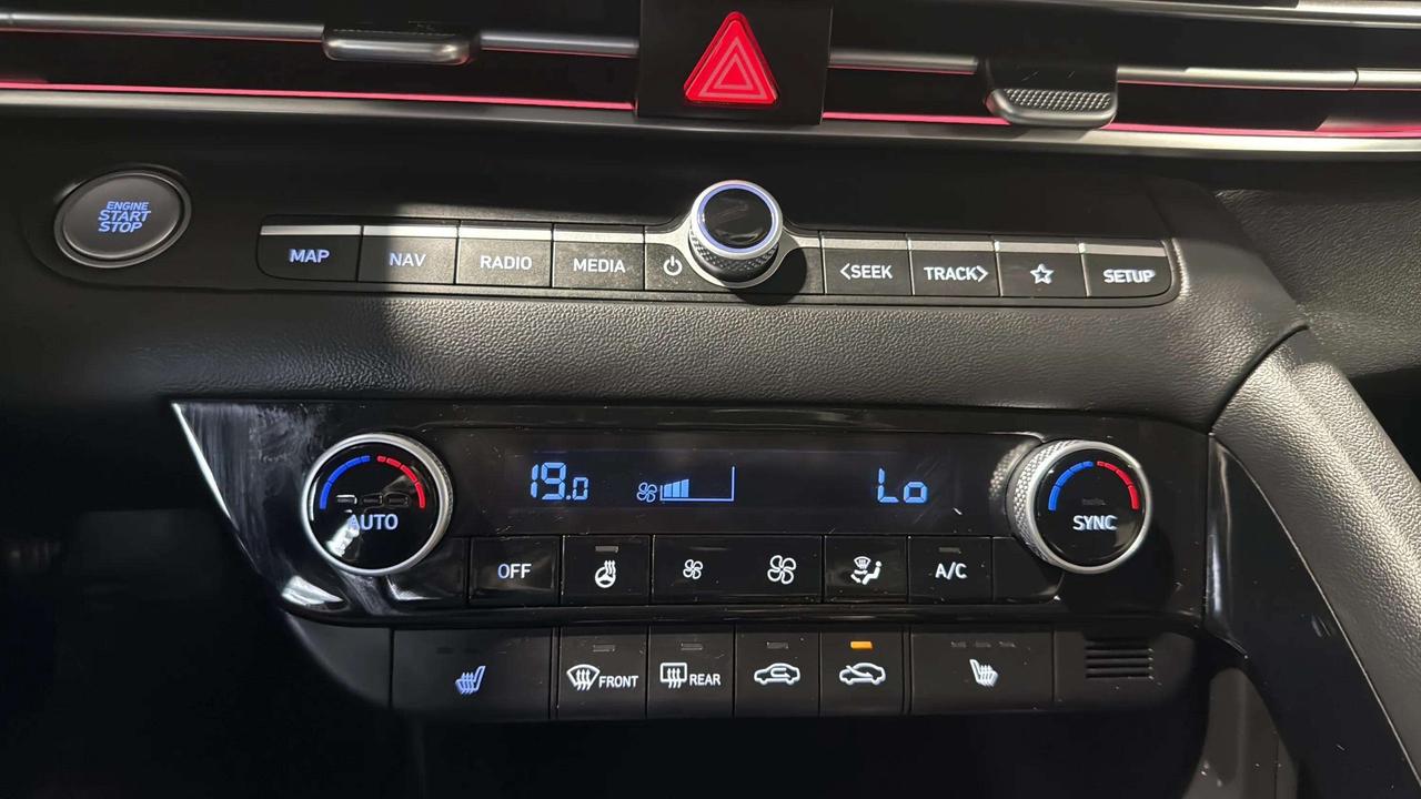 2023 Hyundai Elantra LUXURY| SUNROOF| NAVI| BLIND SPOT| CARPLAY Photo