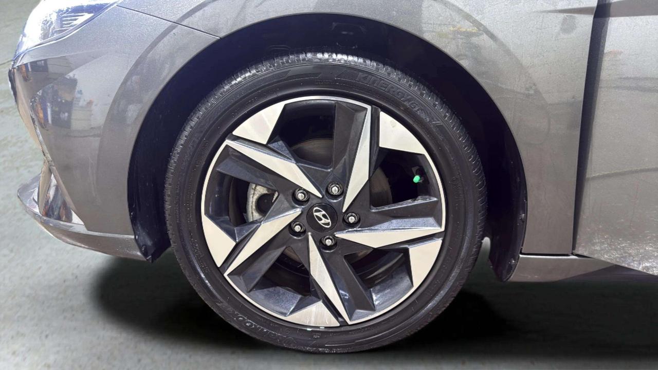 2023 Hyundai Elantra LUXURY| SUNROOF| NAVI| BLIND SPOT| CARPLAY Photo