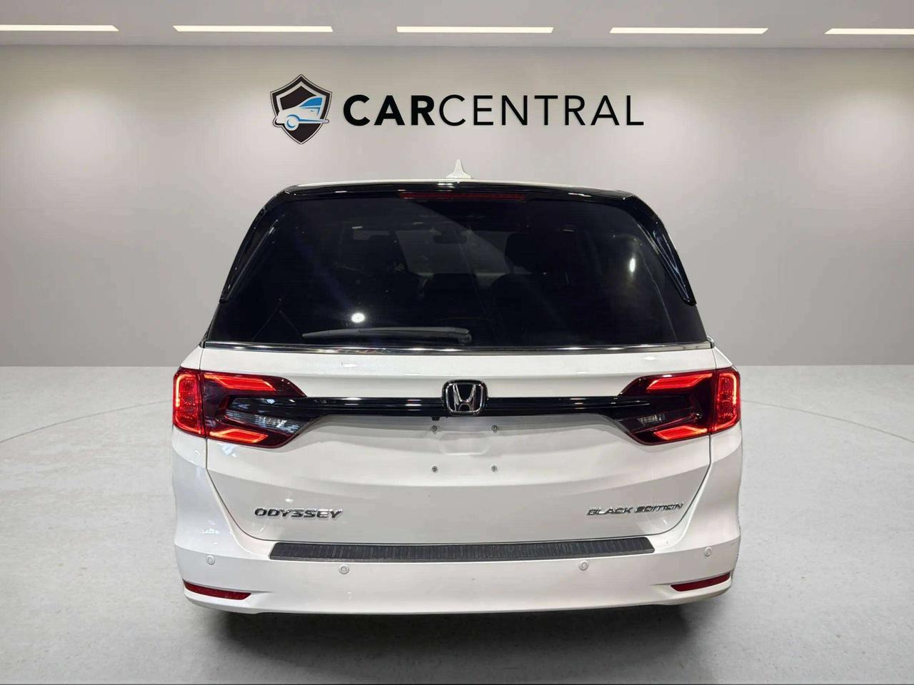 2024 Honda Odyssey BLACK EDITION| CLEAN CARFAX| DVD| SUNROOF| NAVI Photo