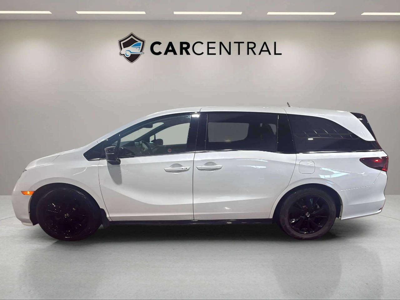 2024 Honda Odyssey BLACK EDITION| CLEAN CARFAX| DVD| SUNROOF| NAVI Photo