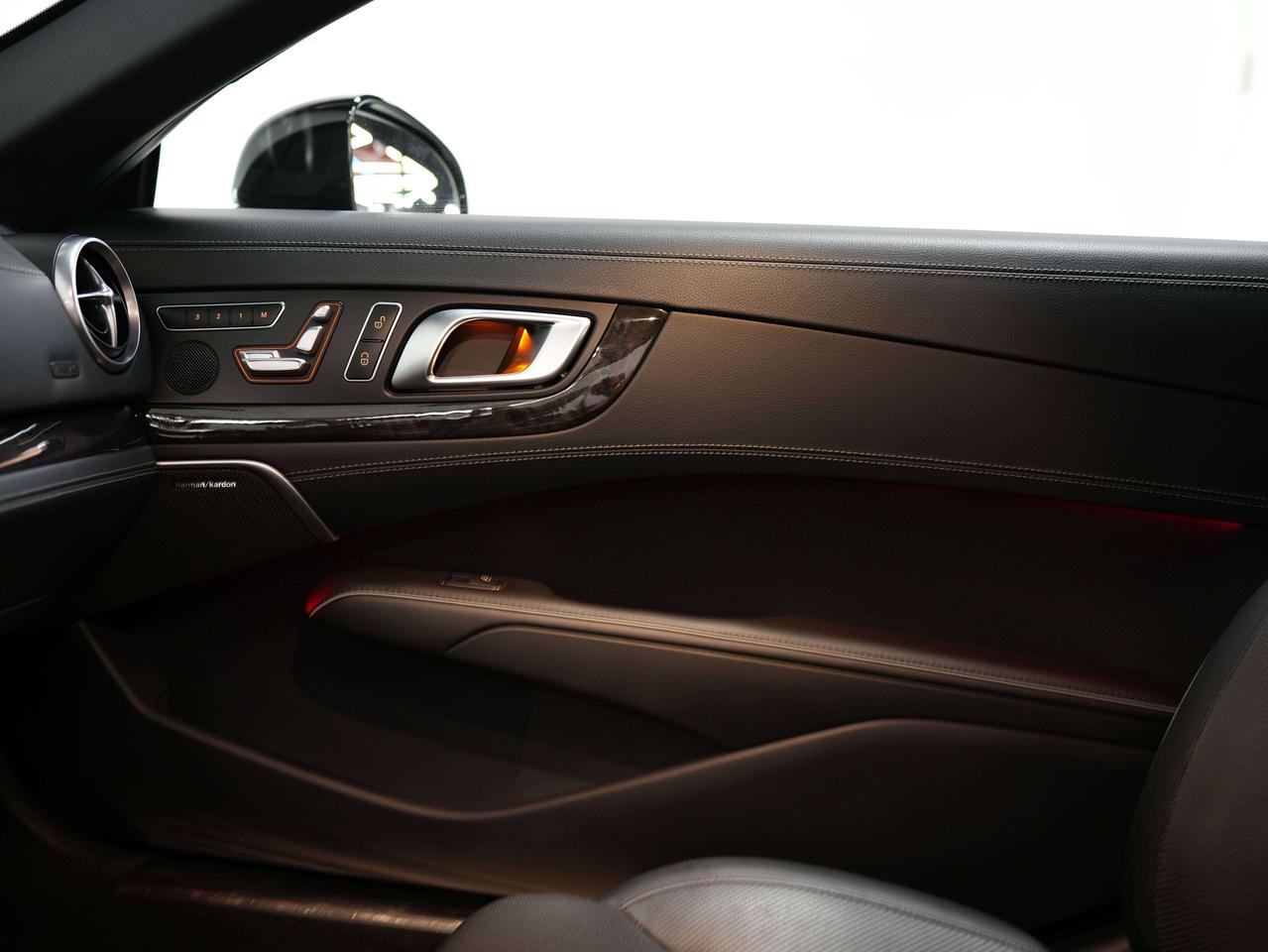 2020 Mercedes-Benz SL-Class 550 | AMG | MAGIC SKY | PREMIUM PKG Photo