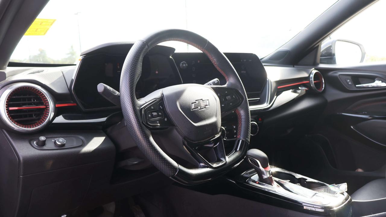 2025 Chevrolet Trax 2RS | Smart Device Integration Photo