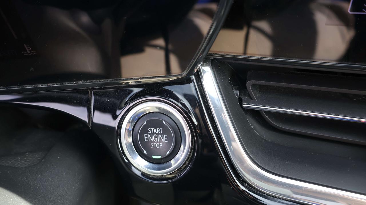 2025 Chevrolet Trax 2RS | Smart Device Integration Photo