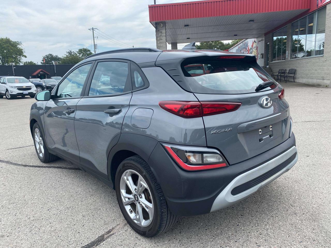 2023 Hyundai KONA PREFERRED, CLEAN CARFAX, HEATED SEATS & WHEEL! Photo