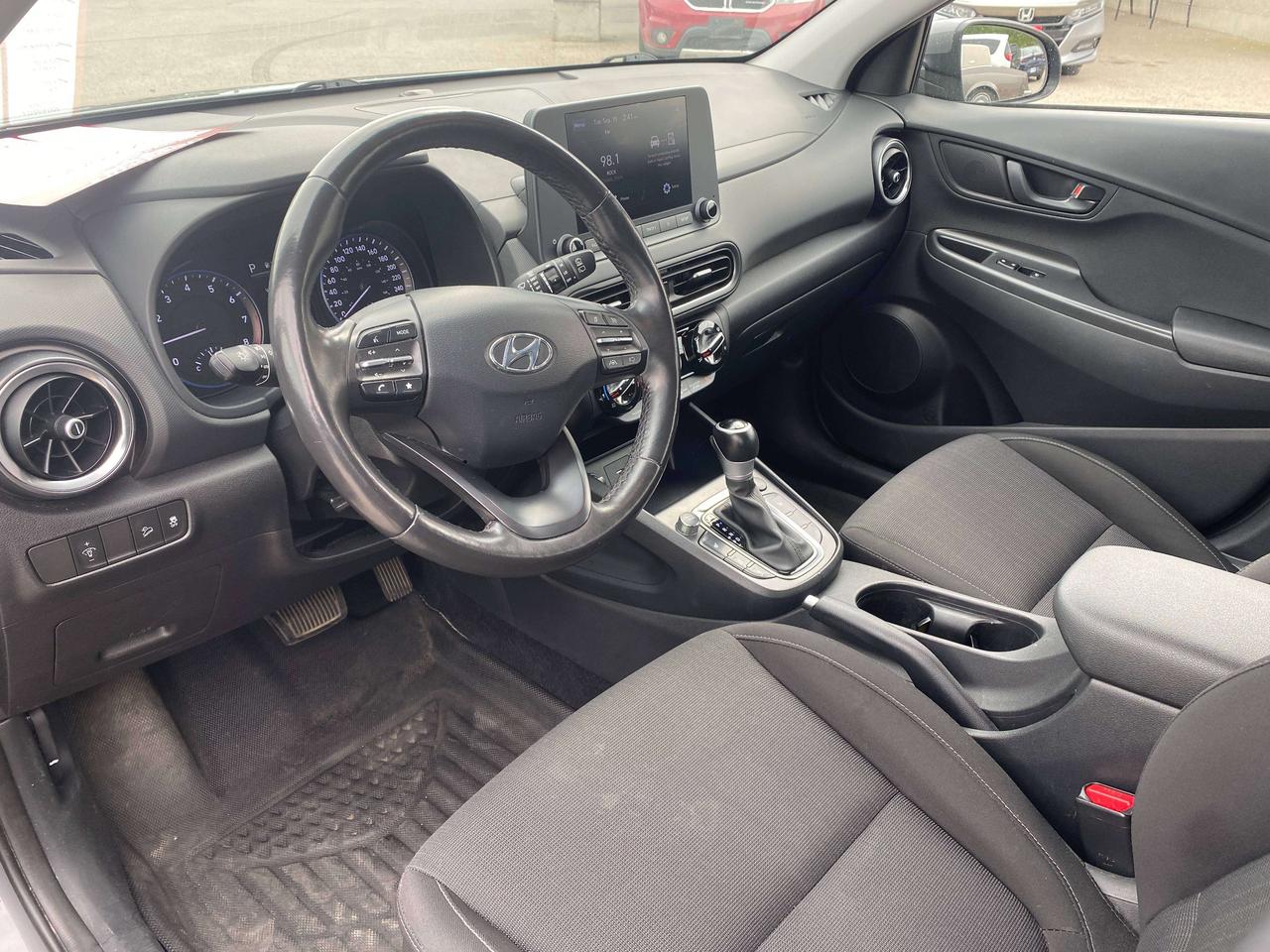 2023 Hyundai KONA PREFERRED, CLEAN CARFAX, HEATED SEATS & WHEEL! Photo