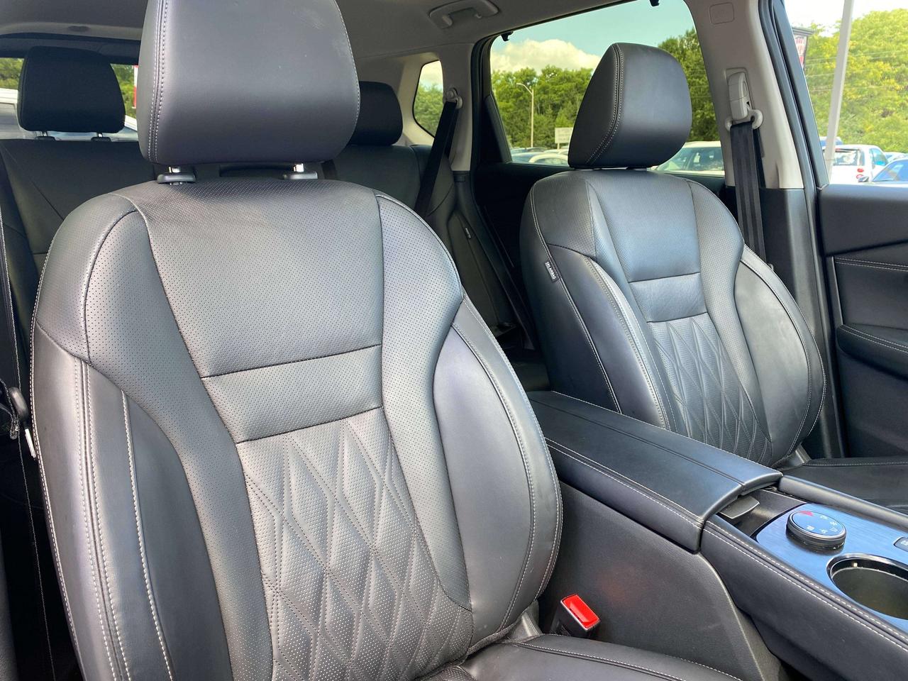 2024 Nissan Rogue PLATINUM, CLEAN CARFAX, SUNROOF, REMOTE START! Photo