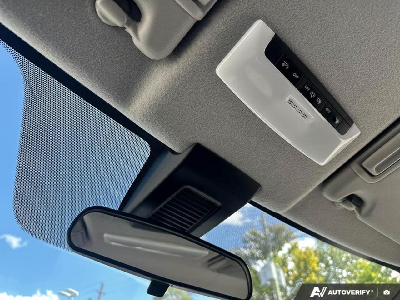 2022 Nissan Kicks SV   - Heated Seats - low mileage Photo