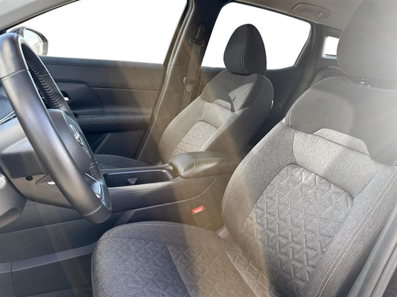 2026 Nissan Kicks SV  **APPLE CP - HEATED SW** Photo