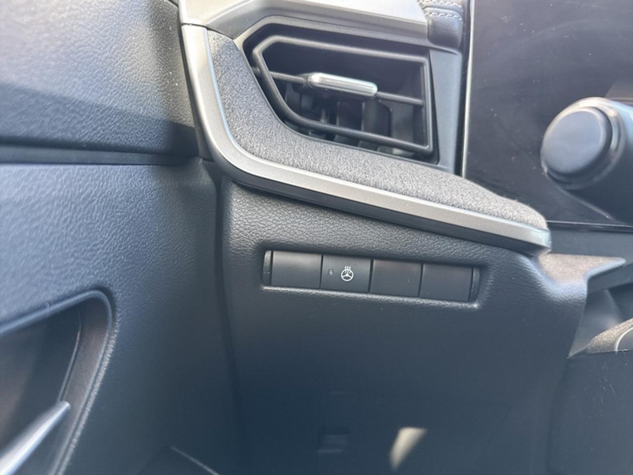 2026 Nissan Kicks SV  **APPLE CP - HEATED SW** Photo