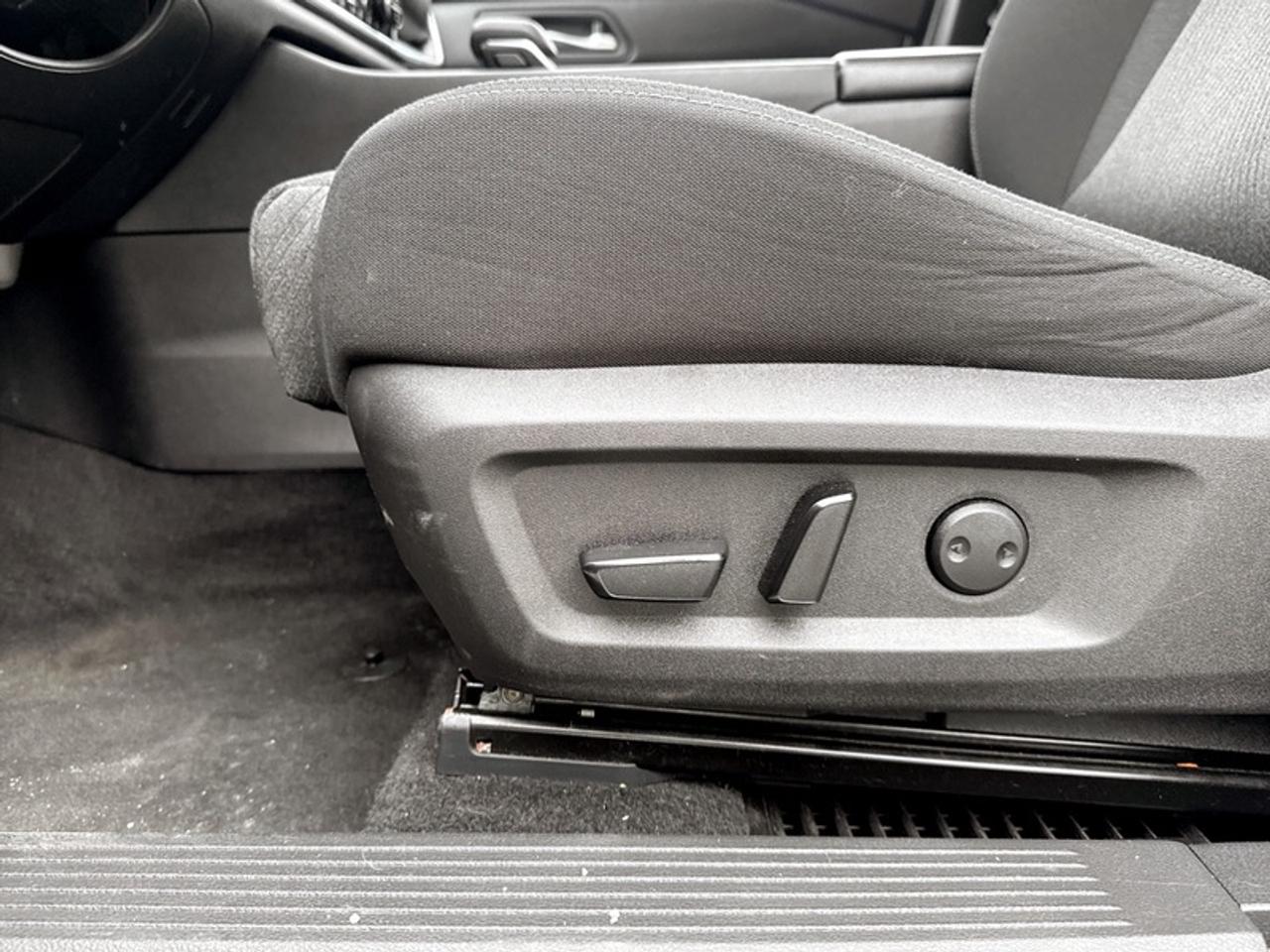 2024 Nissan Rogue SV Moonroof  **PANORAMIC SUNROOF** Photo