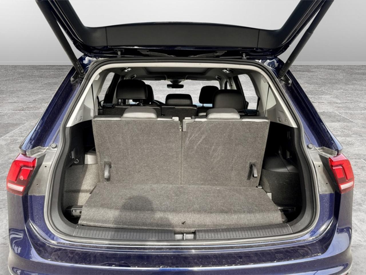 2024 Volkswagen Tiguan Comfortline w/Third Row Pkg  *CLEAN CF* Photo