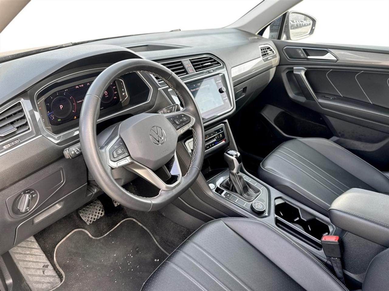 2024 Volkswagen Tiguan Comfortline w/Third Row Pkg  *CLEAN CF* Photo
