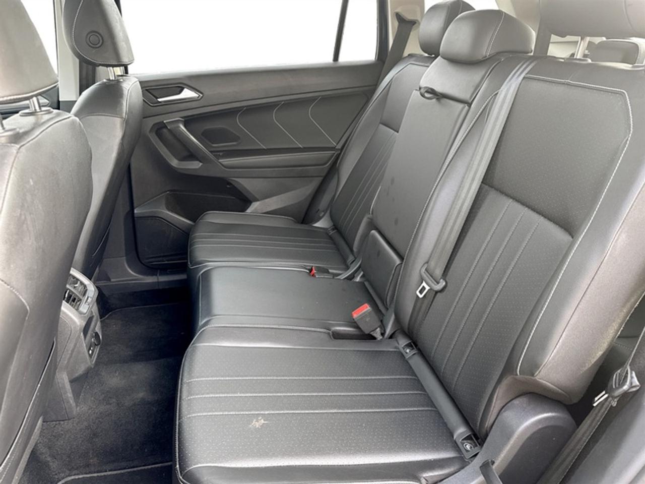 2024 Volkswagen Tiguan Comfortline w/Third Row Pkg  *CLEAN CF* Photo
