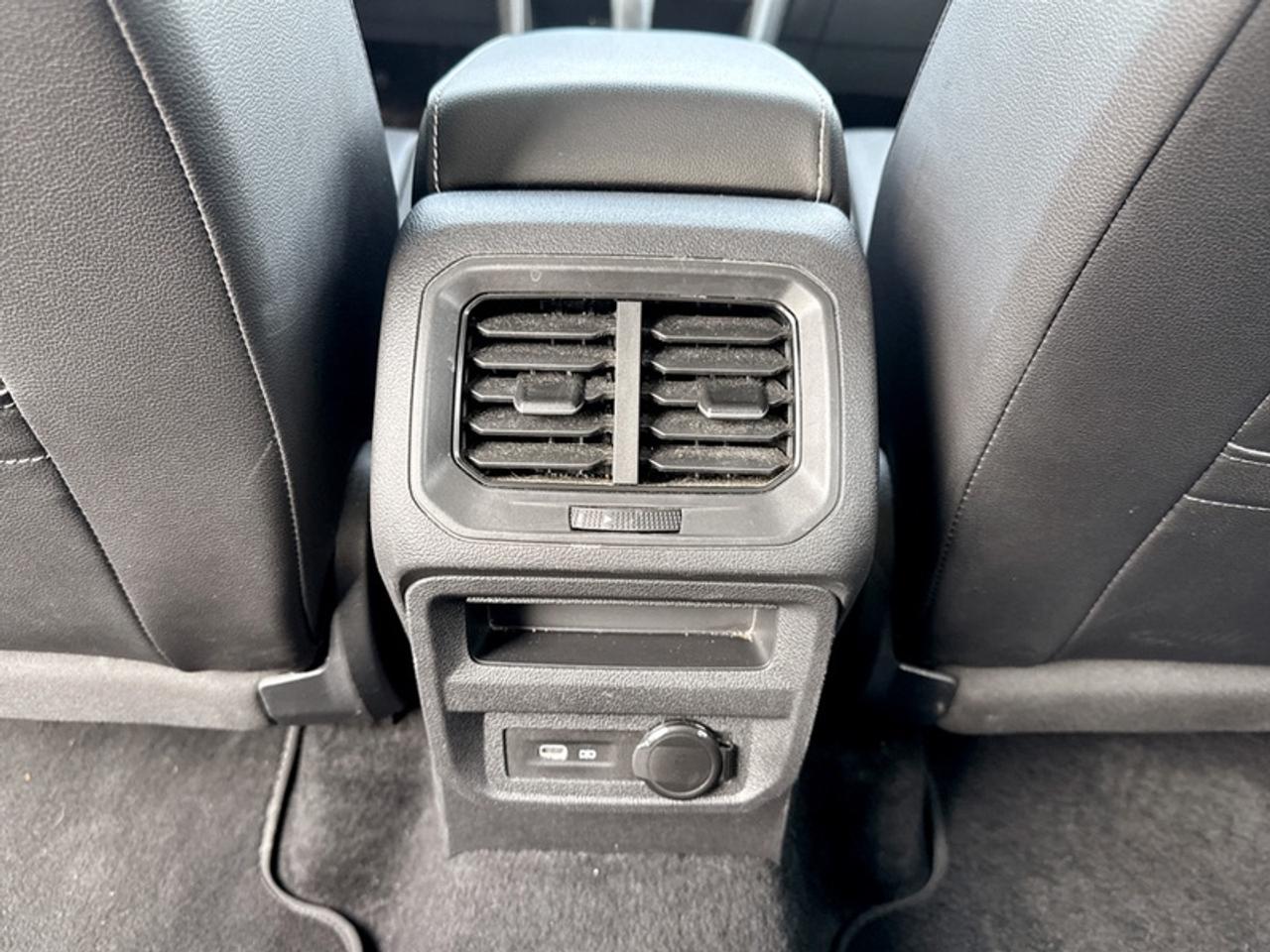 2024 Volkswagen Tiguan Comfortline w/Third Row Pkg  *CLEAN CF* Photo