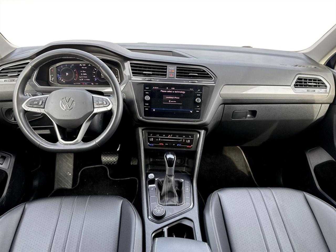 2024 Volkswagen Tiguan Comfortline w/Third Row Pkg  *CLEAN CF* Photo