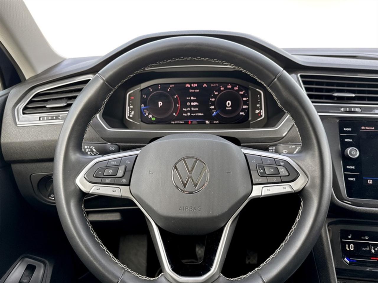 2024 Volkswagen Tiguan Comfortline w/Third Row Pkg  *CLEAN CF* Photo