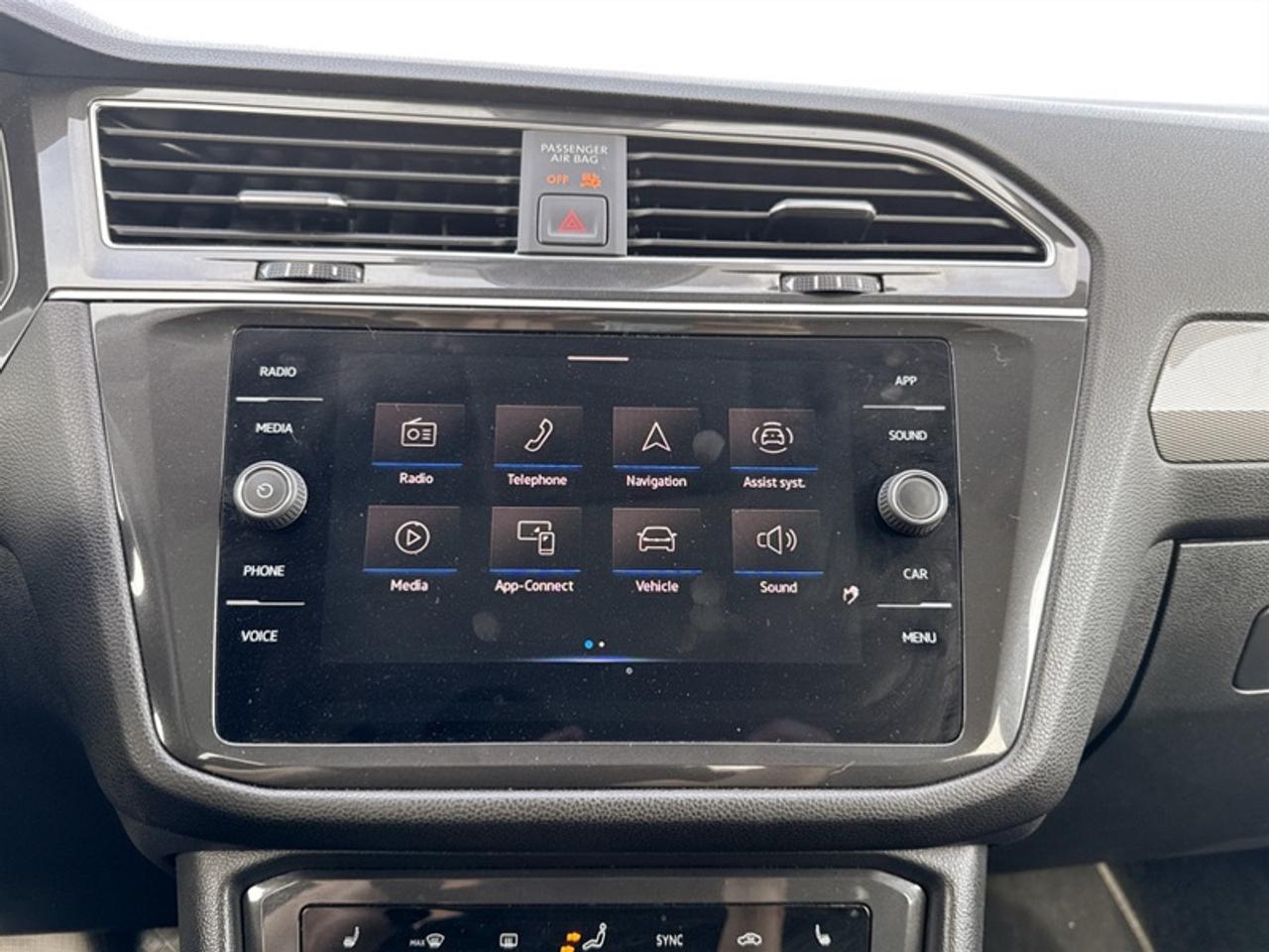 2024 Volkswagen Tiguan Comfortline w/Third Row Pkg  *CLEAN CF* Photo