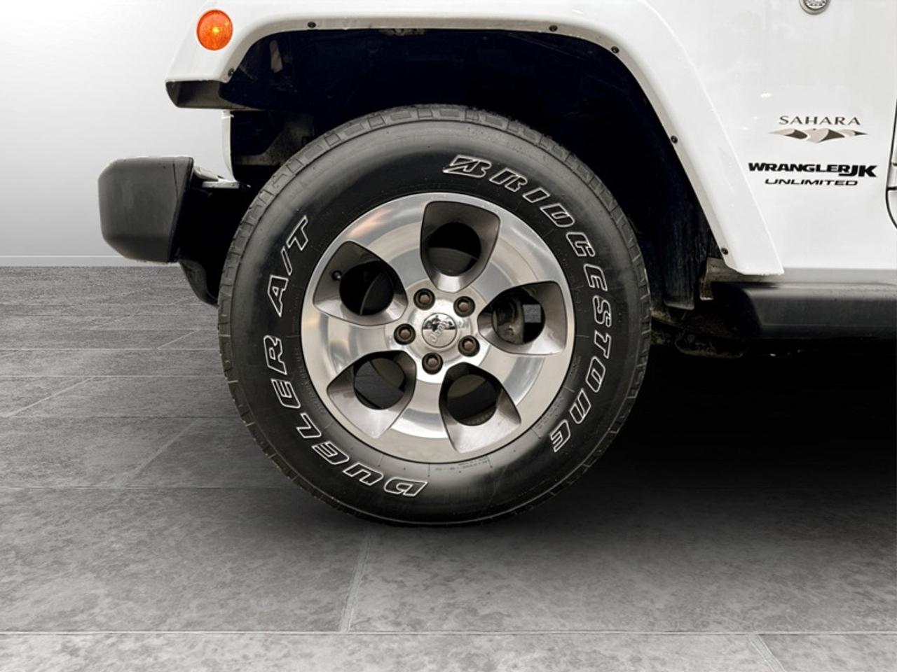 2018 Jeep Wrangler Unlimited Sahara  **LOW MILEAGE** Photo