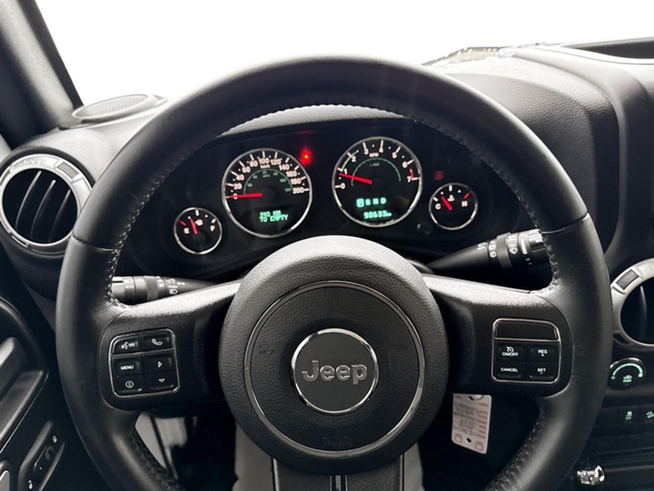 2018 Jeep Wrangler Unlimited Sahara  **LOW MILEAGE** Photo