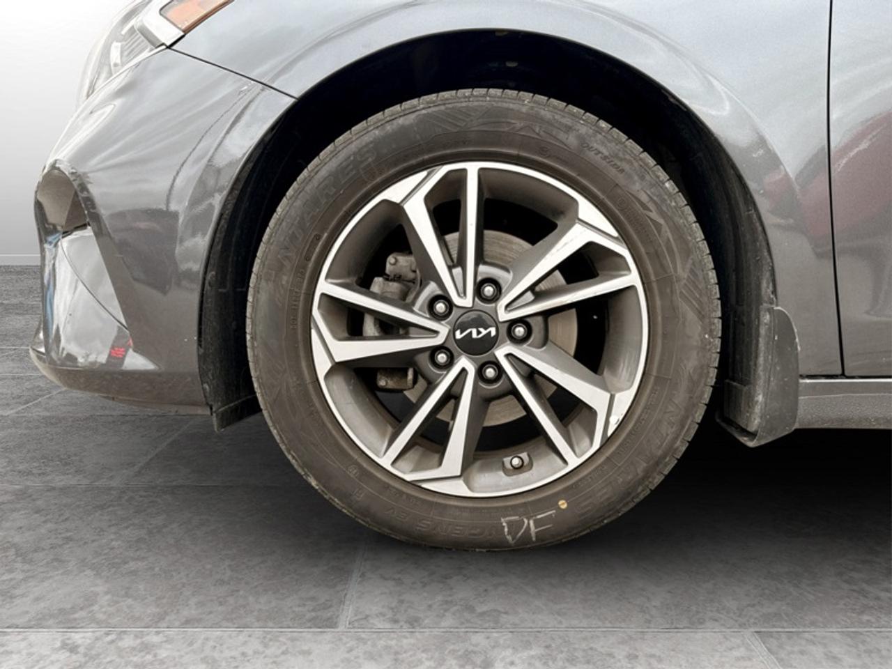 2024 Kia Forte EX  **CLEAN CARFAX** Photo