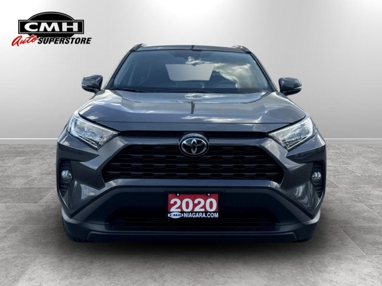 2020 Toyota RAV4 XLE  **LOW MILEAGE** Photo