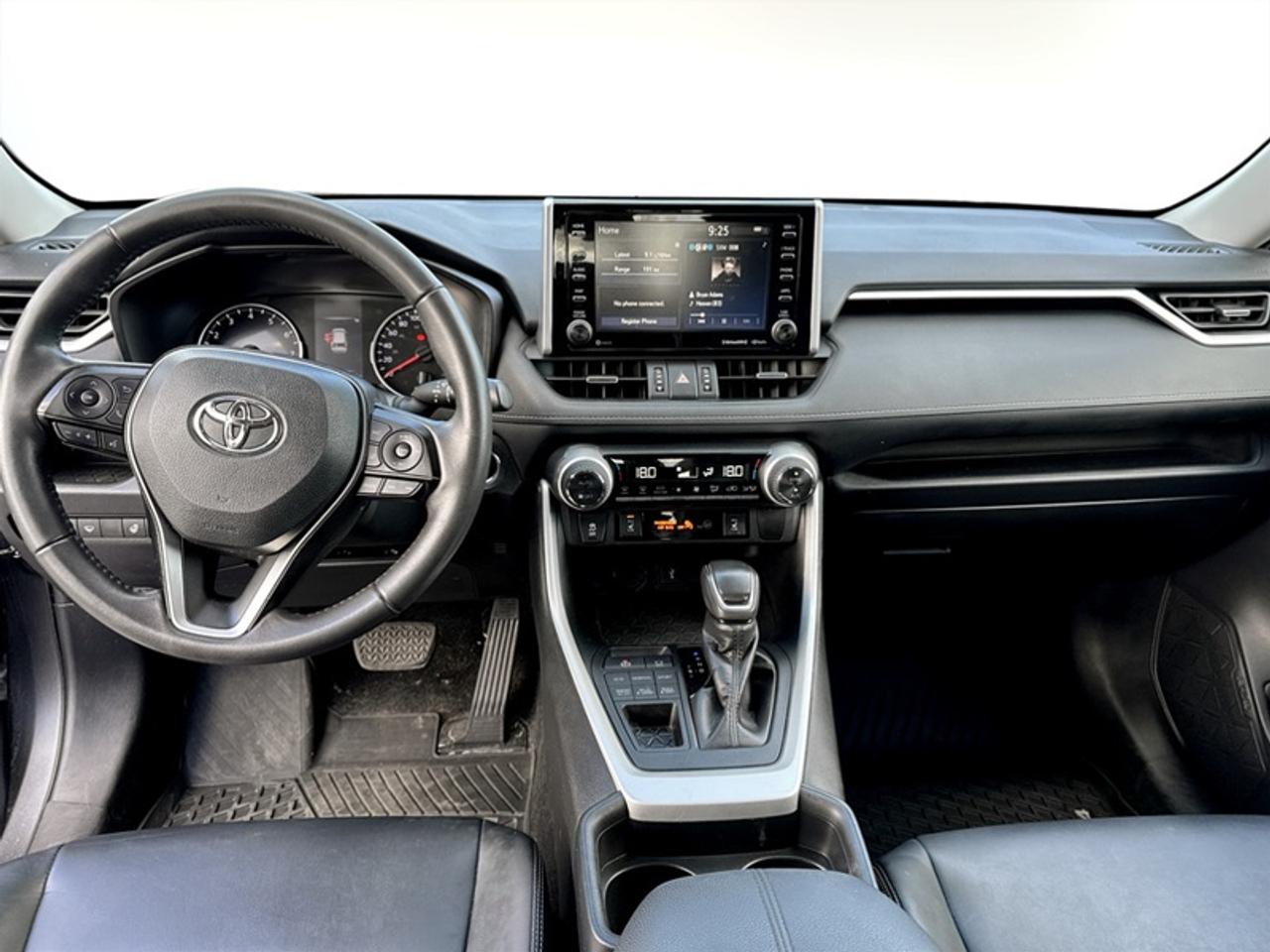 2020 Toyota RAV4 XLE  **LOW MILEAGE** Photo