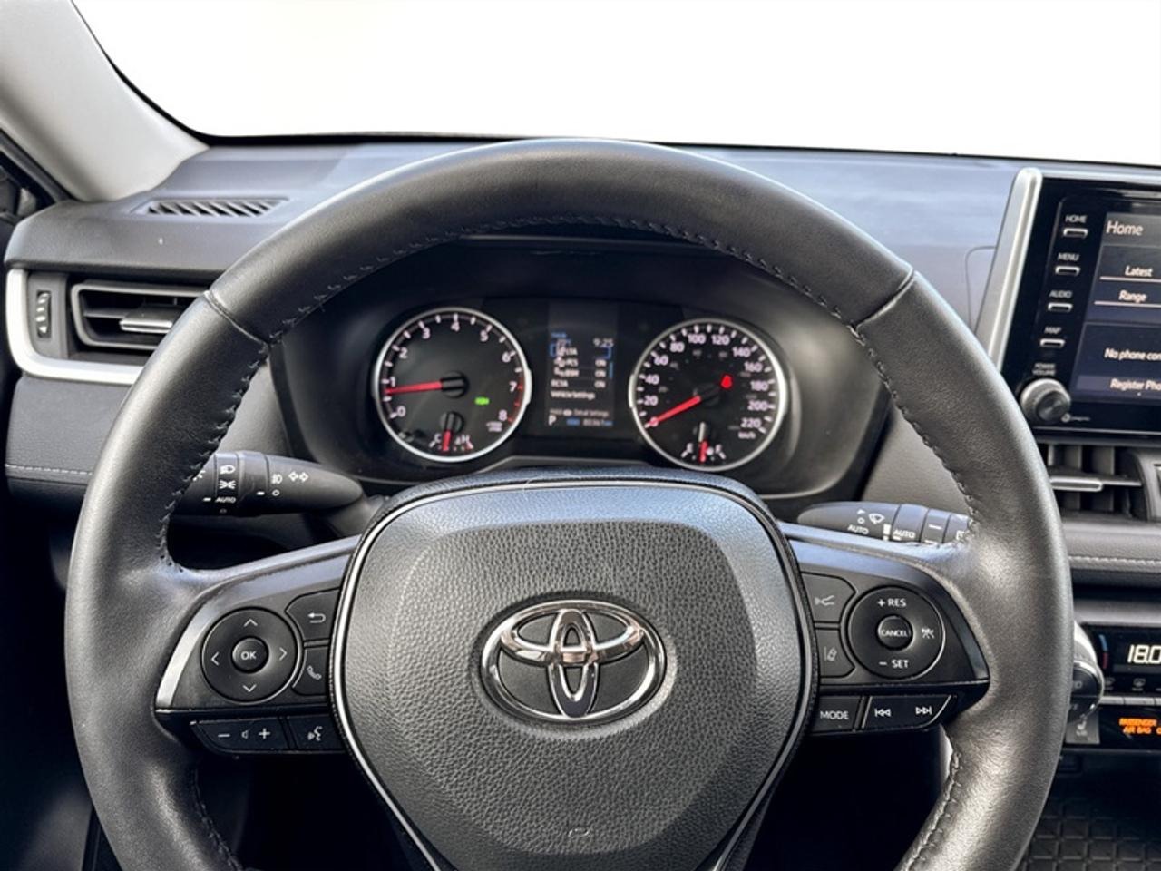 2020 Toyota RAV4 XLE  **LOW MILEAGE** Photo