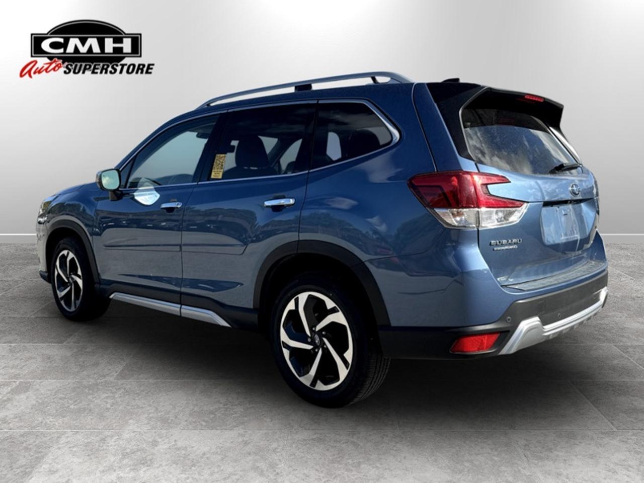 2024 Subaru Forester Premier  **CLEAN CARFAX** Photo3