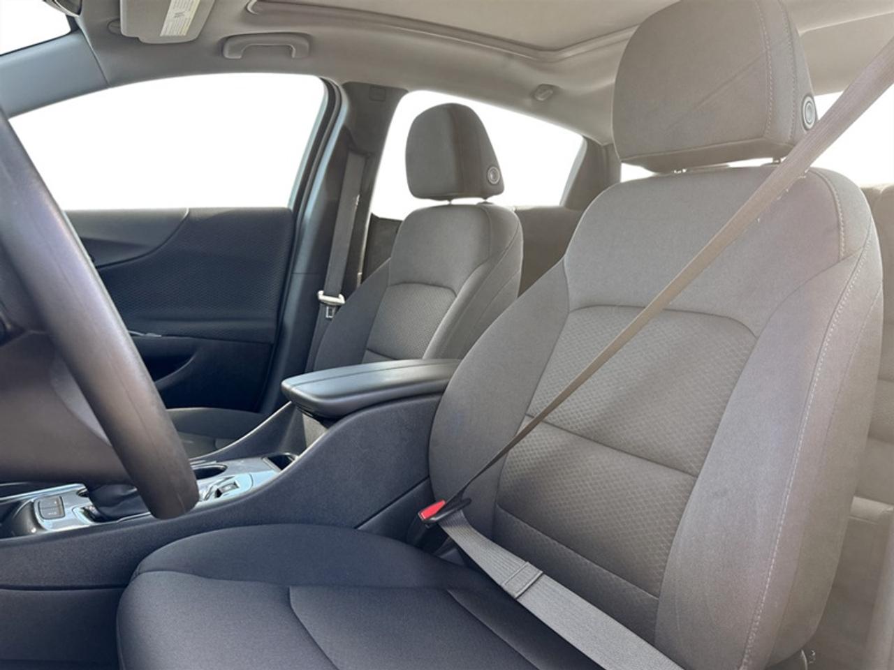 2024 Chevrolet Malibu 1LT w/Sunroof  **CLEAN CARFAX** Photo