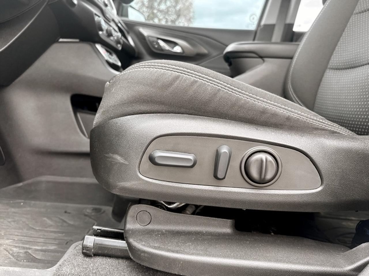 2022 GMC Terrain SLE Elevation  **LOW MILEAGE** Photo