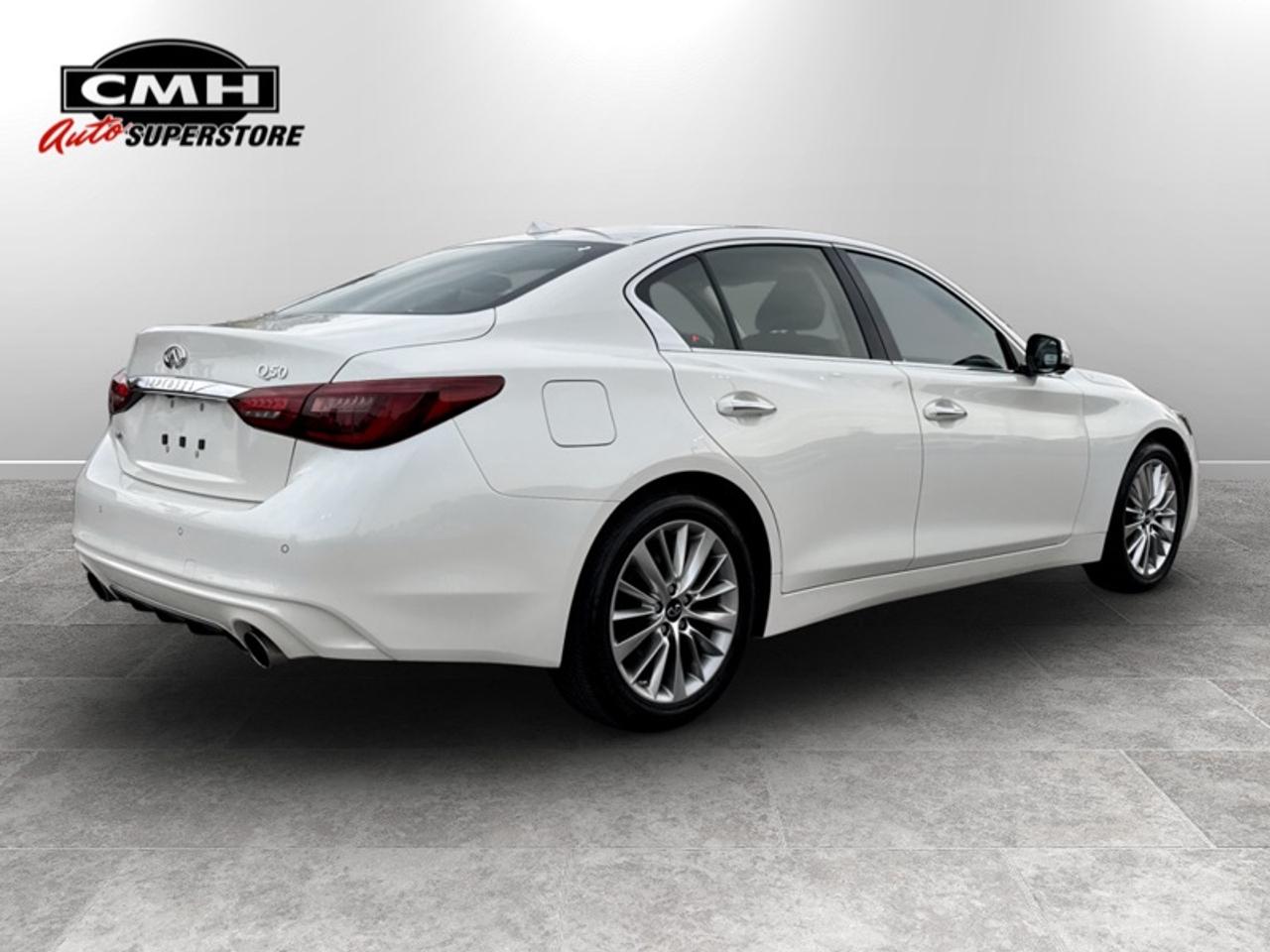 2022 Infiniti Q50 LUXE  **ONE OWNER - LOW KMS** Photo4