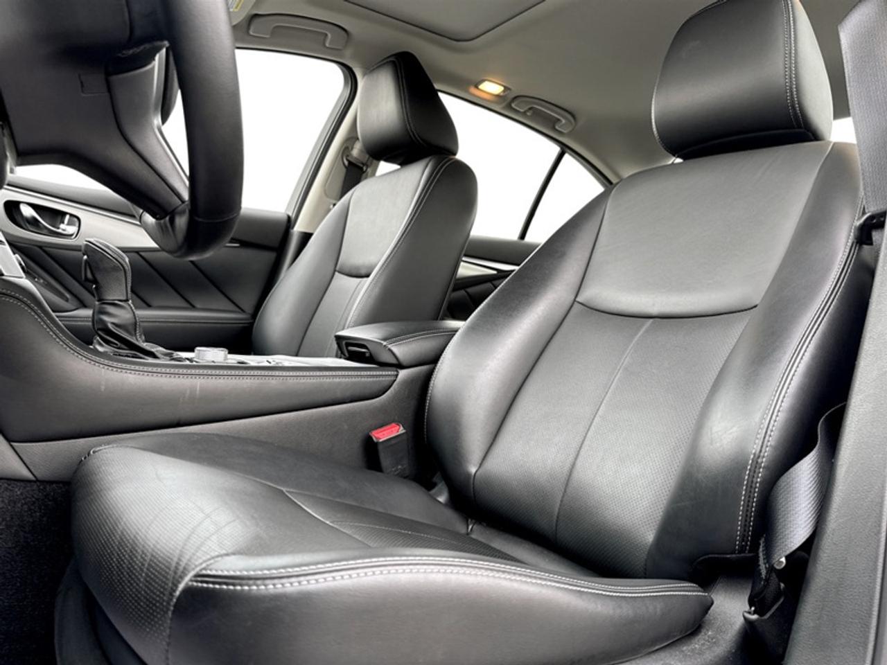 2022 Infiniti Q50 LUXE  **ONE OWNER - LOW KMS** Photo