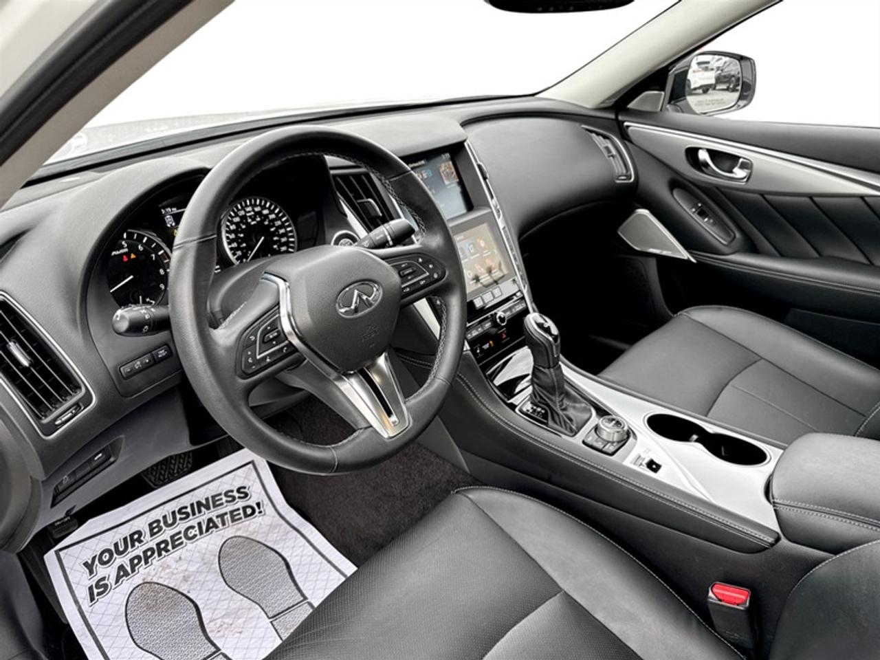 2022 Infiniti Q50 LUXE  **ONE OWNER - LOW KMS** Photo