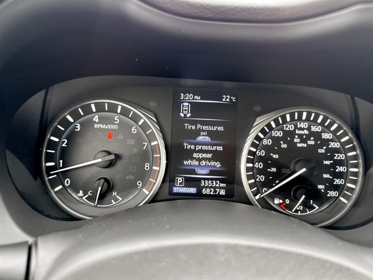 2022 Infiniti Q50 LUXE  **ONE OWNER - LOW KMS** Photo
