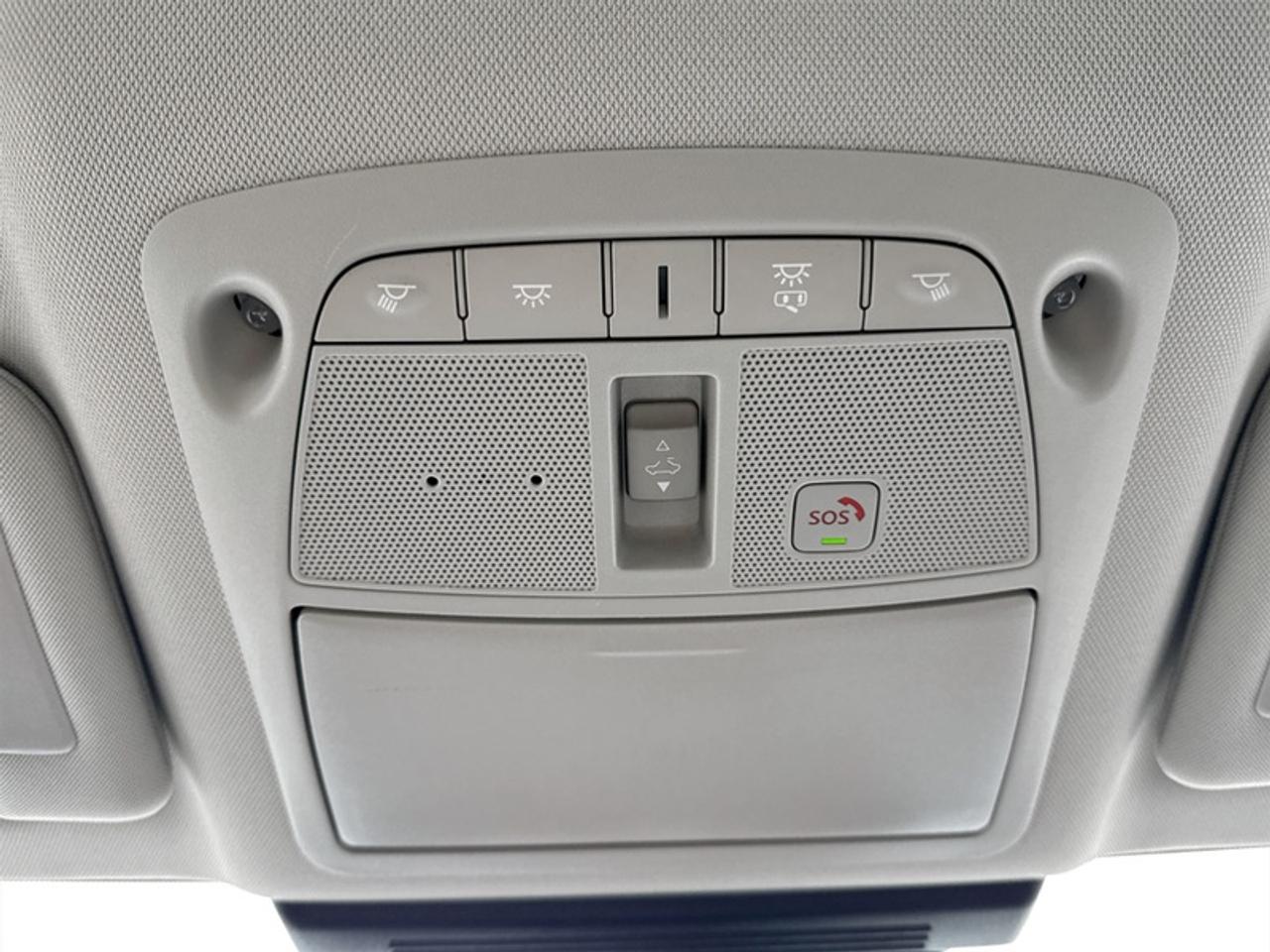 2022 Infiniti Q50 LUXE  **ONE OWNER - LOW KMS** Photo