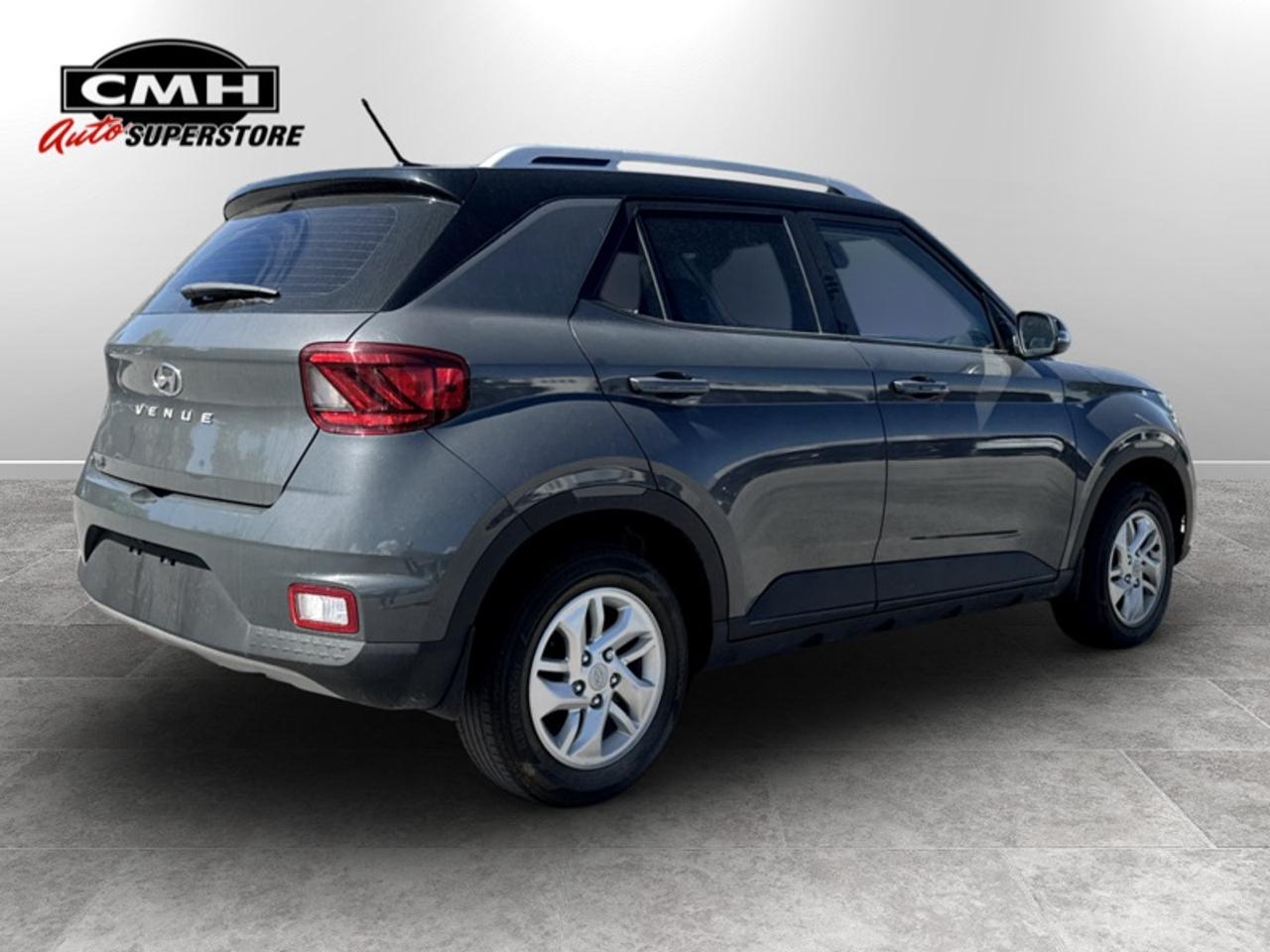 2023 Hyundai Venue Preferred w/Two-Tone  *CLEAN CARFAX* Photo