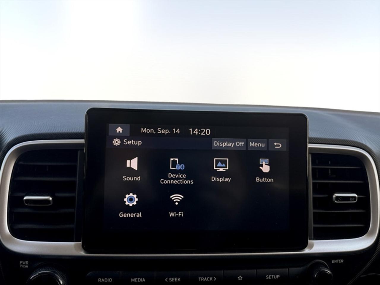 2023 Hyundai Venue Preferred w/Two-Tone  *CLEAN CARFAX* Photo