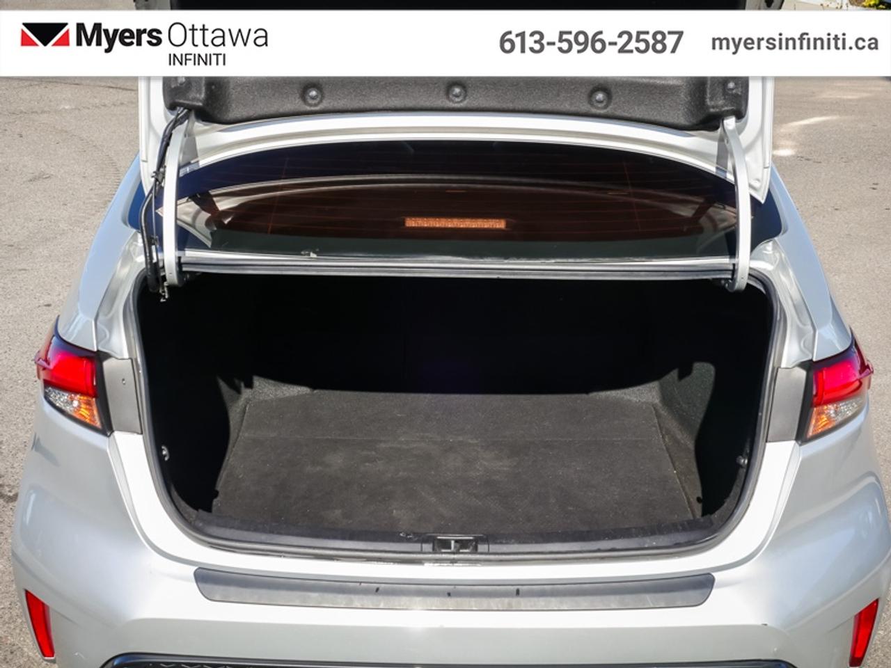 2021 Toyota Corolla XSE CVT  Navi, Sunroof, Heated Steering Wheel Photo