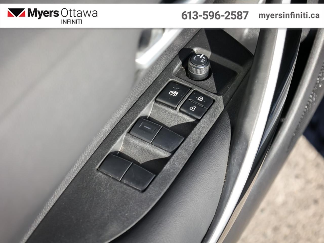 2021 Toyota Corolla XSE CVT  Navi, Sunroof, Heated Steering Wheel Photo