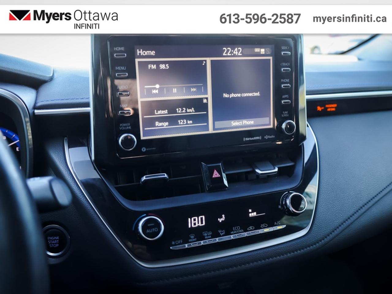 2021 Toyota Corolla XSE CVT  Navi, Sunroof, Heated Steering Wheel Photo